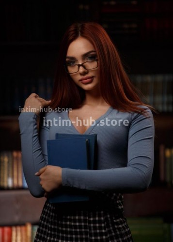Аня, Г. Рефтинский